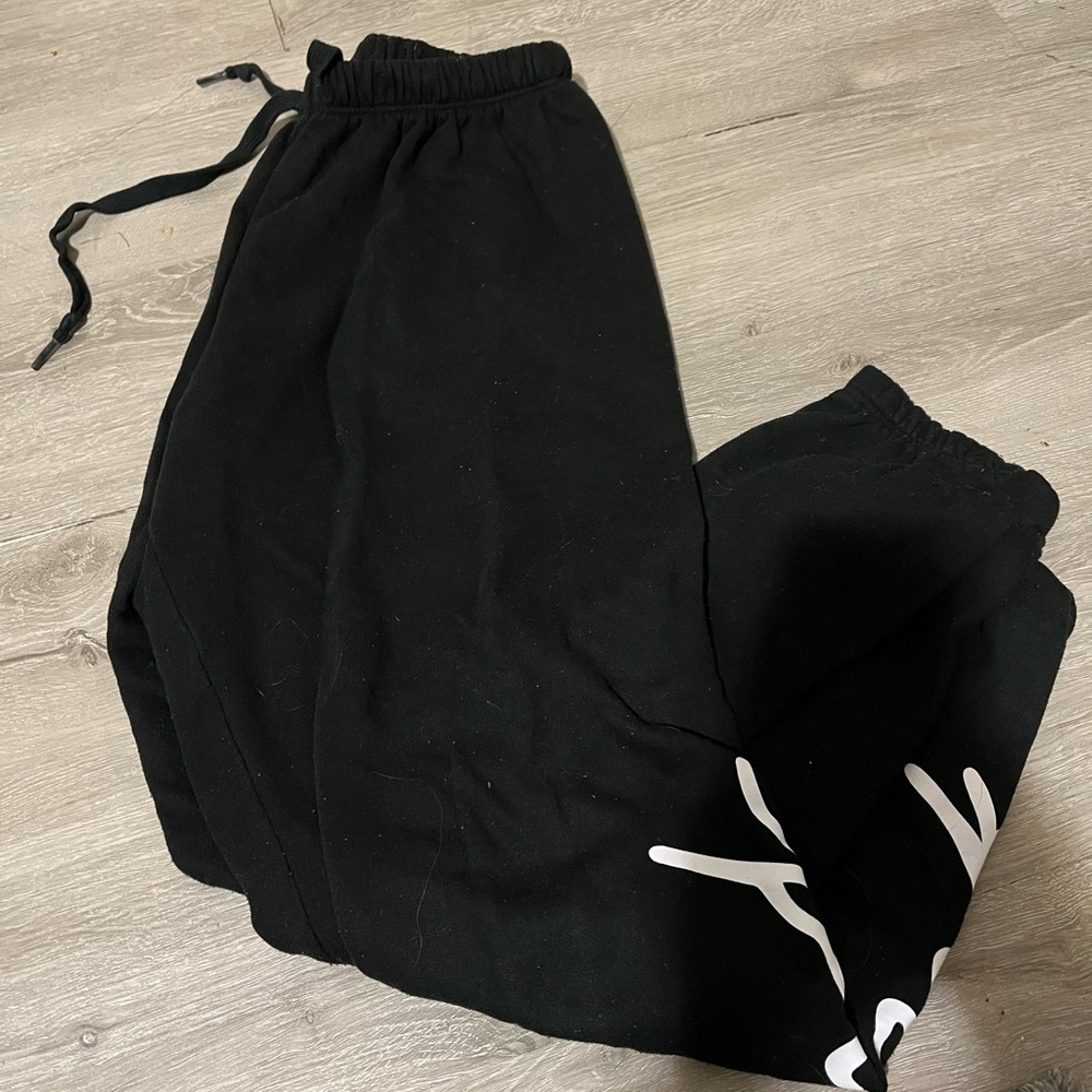 Black Victoria’s Secret pink sweatpants, size M